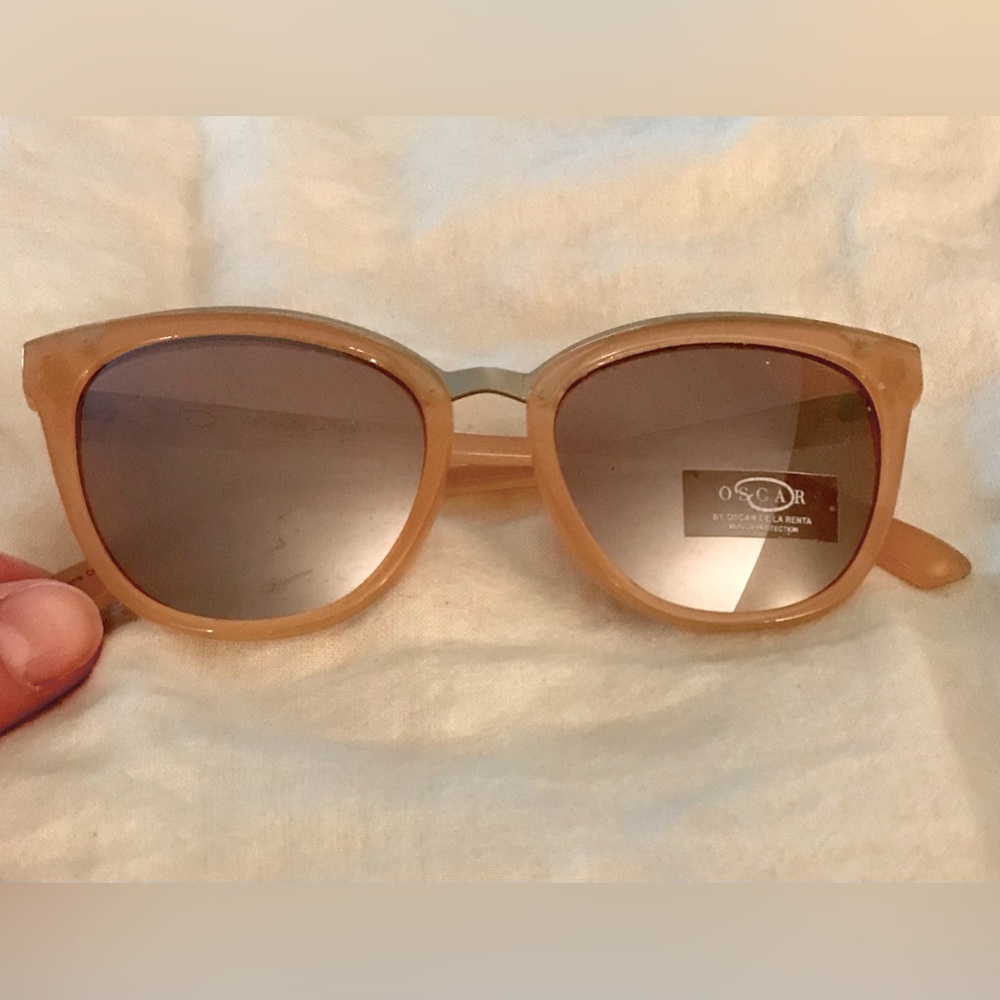 NWOT OSCAR DE LA RENTA SUNGLASSES